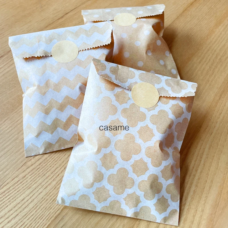 Flower Wrap Kraft - 25 個クラフト紙袋キャンディービスケットポップコーン包装ポーチブラウンホワイトドットウェーブペストリーラップウェディングパーティー
